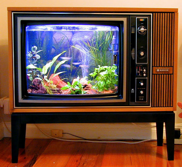 Μια παλιά τηλεόραση γίνεται καταπληκτικό ενυδρείο