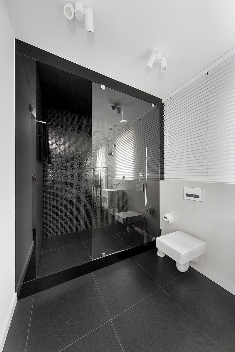 black-and-white-bathrooms_111015_05