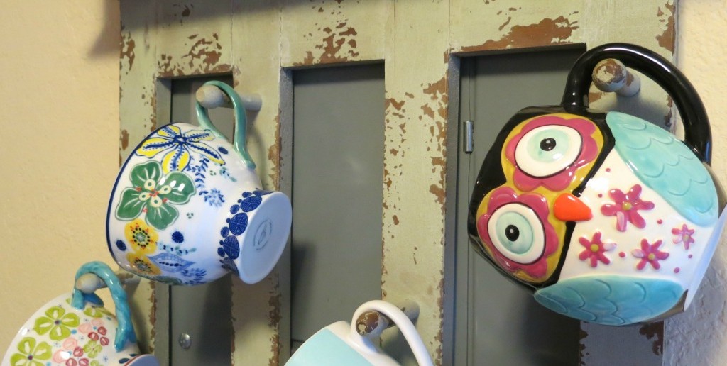 1creative-storage-ideas-coffee-cup-collection