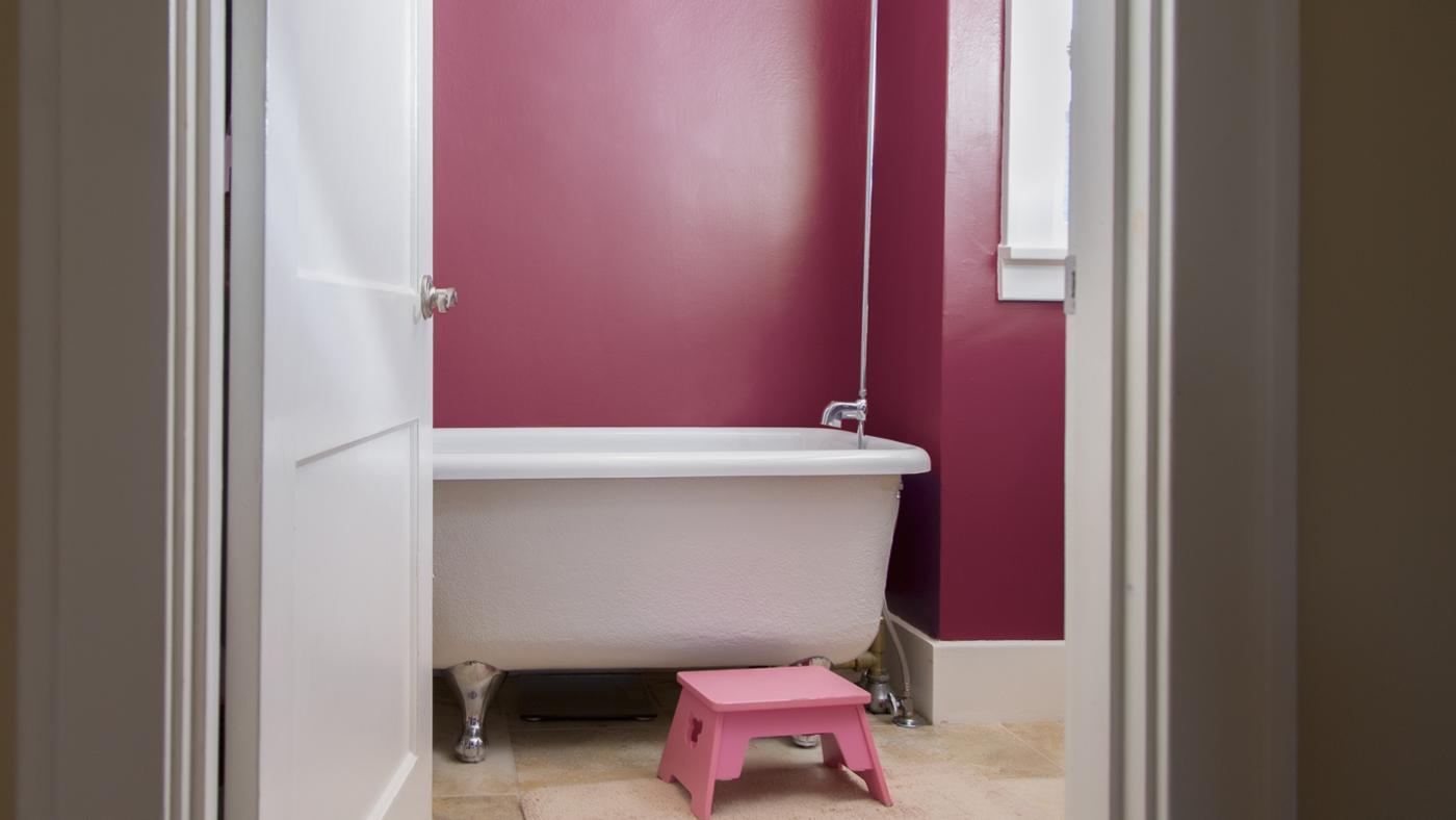 pink-bathrooms_b45a8467-2fc5-4dbf-807d-519ac7d1c64c