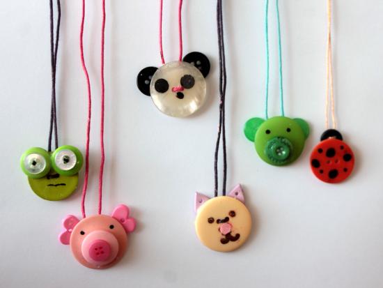button-crafts-animal-necklace