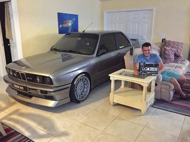 bmw-m3-e30-home-living-room-1