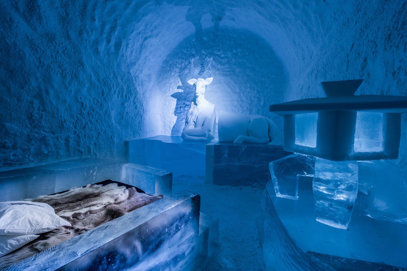 worlds-first-permanent-ice-hotel-4