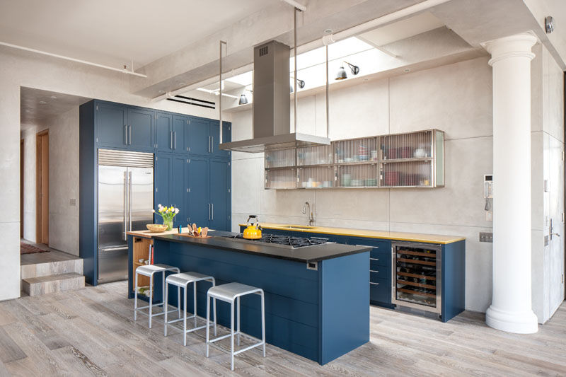 dark-blue-kitchens_111016_02