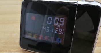 Επιτραπέζιο ρολόι – θερμόμετρο με projector