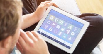 Smart Home: Κι όμως, μπορείτε να το αποκτήσετε με μικρό κόστος & την πιο απλή εγκατάσταση