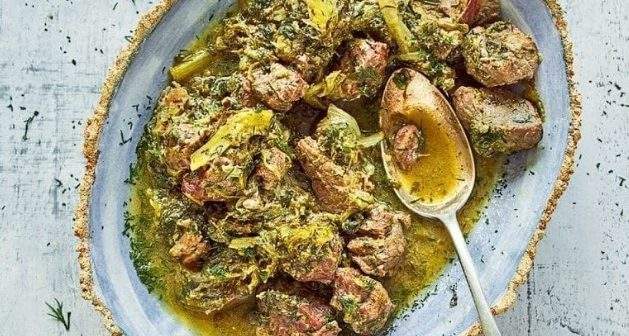 Φρικασέ μοσχαράκι με δυόσμο και σπανάκι: Μια απολαυστική μίξη γεύσεων