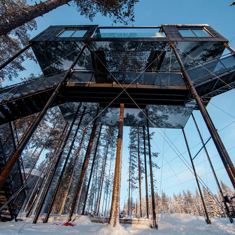 1117th-room-treehouse-cabin-snohetta-treehotel-sweden-1