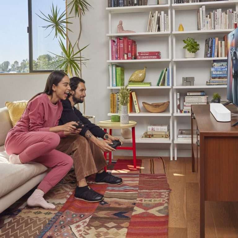 Bravo_White-Lifestyle-Secondary-Evergreen-Gaming-Couple-Interiors-Living_Room-Q3FY21_MST-MST_JPEG_fid146164