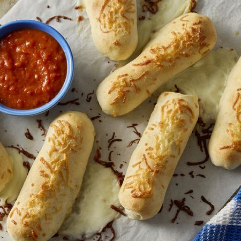 Cheese-StuffedBreadsticks_96669-1_hero_16x9