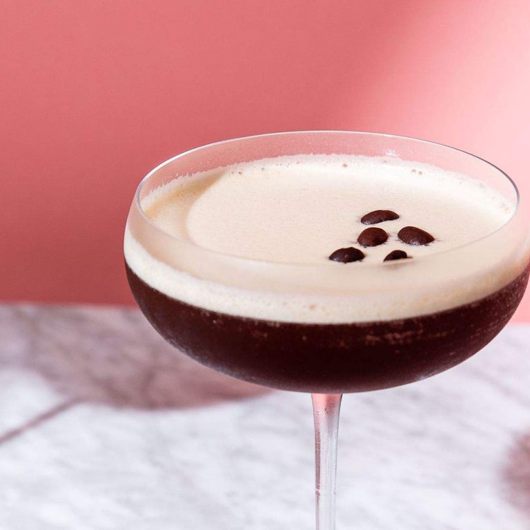 Espresso-Martini-FT-BLOG1122-db7c33cb78534f97bf638ad25d11971c