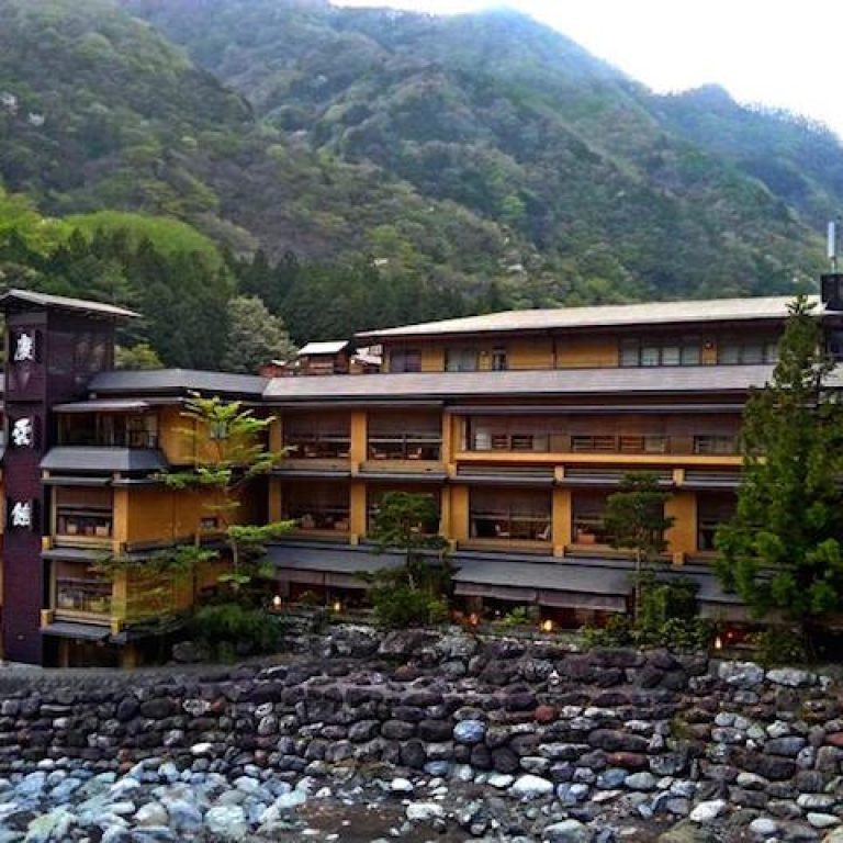 NishiyamaOnsenKeiunkan1