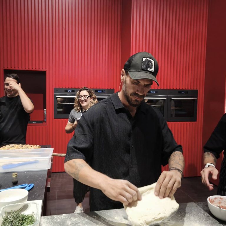 Pizza AKIS Petretzikis (10)