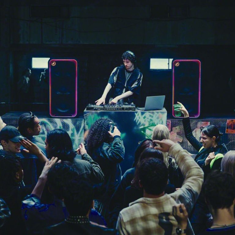 ULT_TOWER_MAX_DJing_with_2_Speakers-Mid