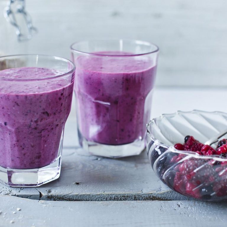 blackberry_and_apple_39192_16x9