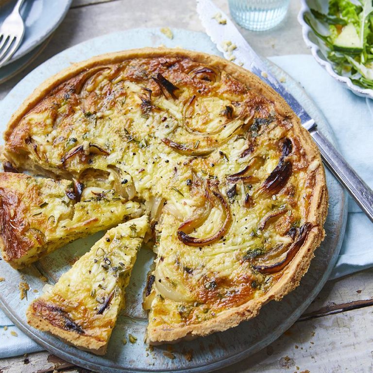 cheese_and_onion_quiche_81032_16x9