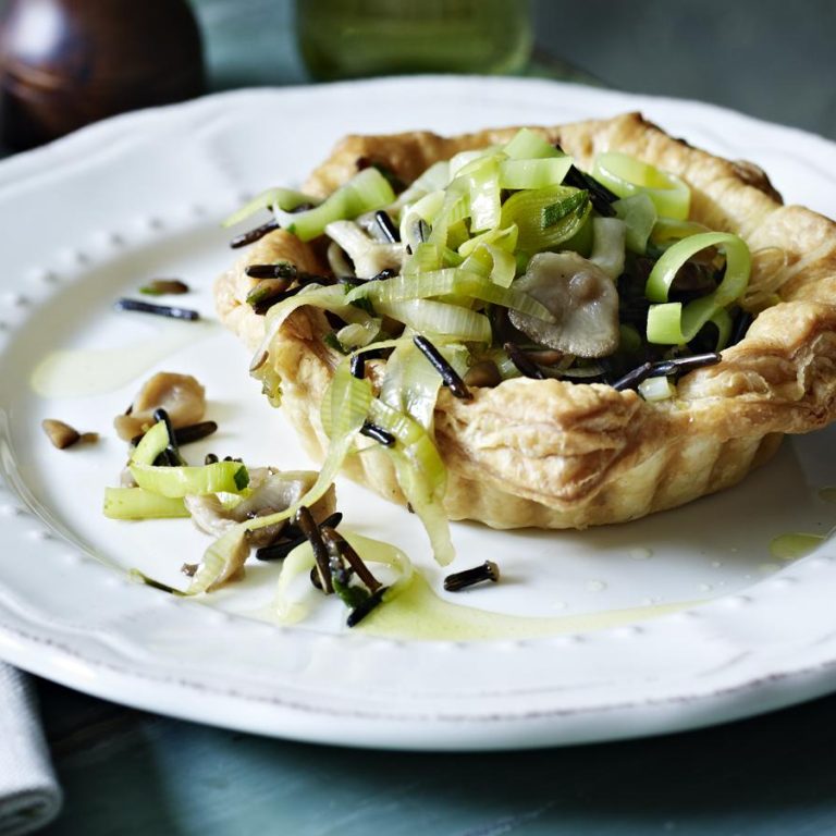 chestnutleekandmushr_66048_16x9