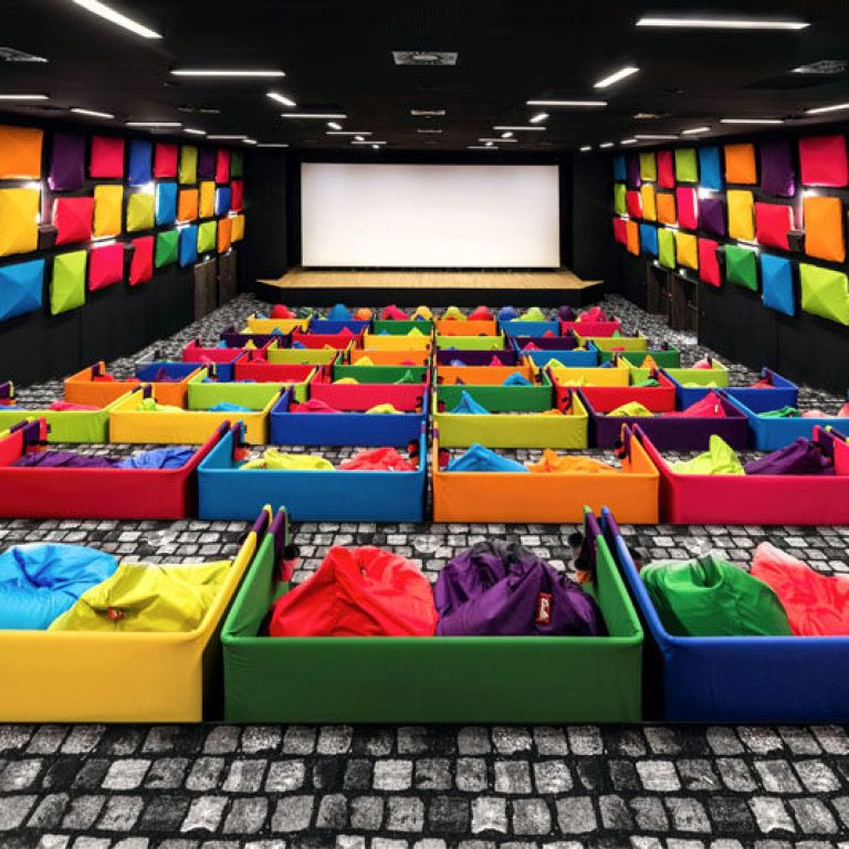 cinema-movie-theater_250916_01-800x533