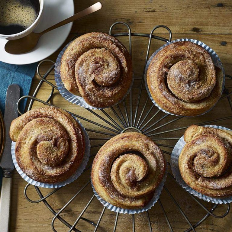 cinnamon_buns_10634_16x9