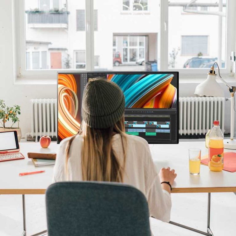 ergonomic_workspace_with_lg_monitors_photo_1_0