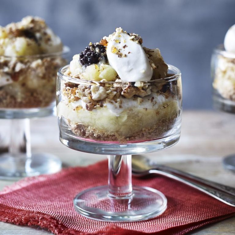 fruit_and_cobnut_crumble_92561_16x9