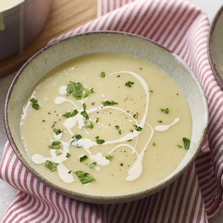 mammys_potato_soup_42705_16x9
