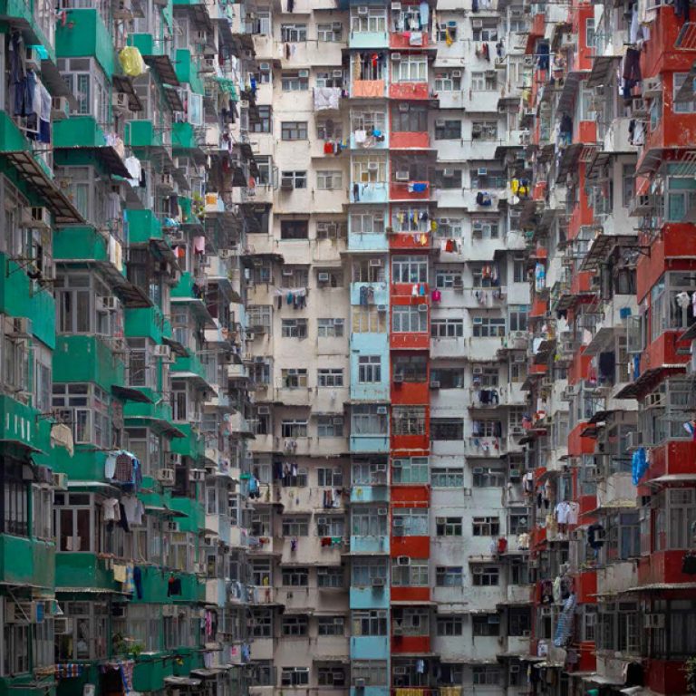 michael-wolf-architecture-of-density-series-designboom-09