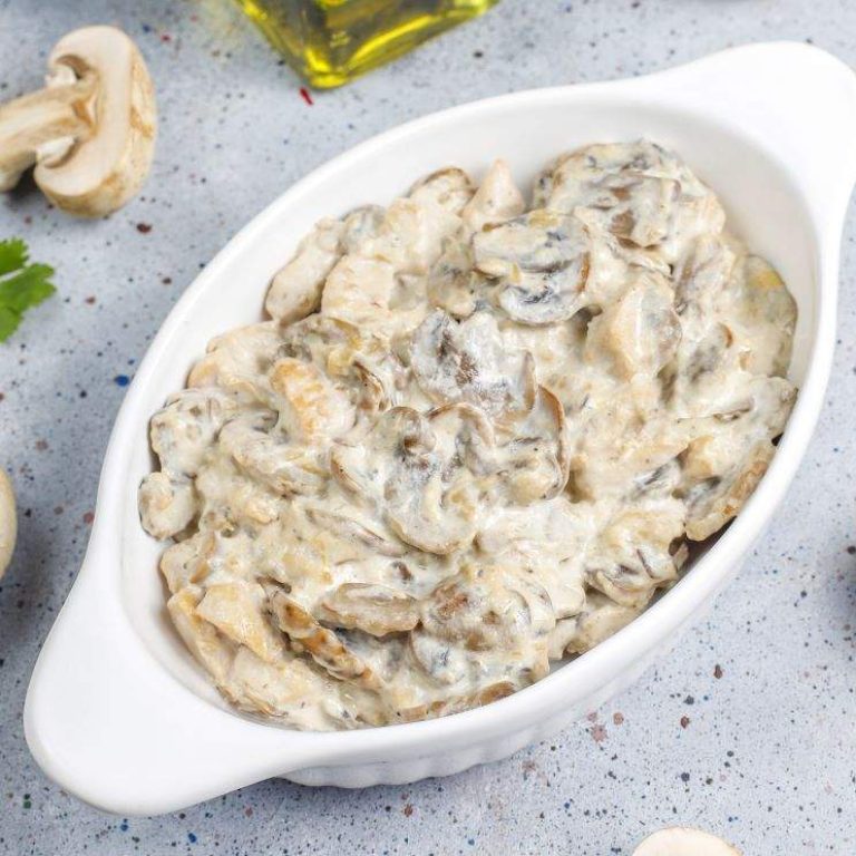 mushroom-cream-sauce-healthy-delicious-food-top-view
