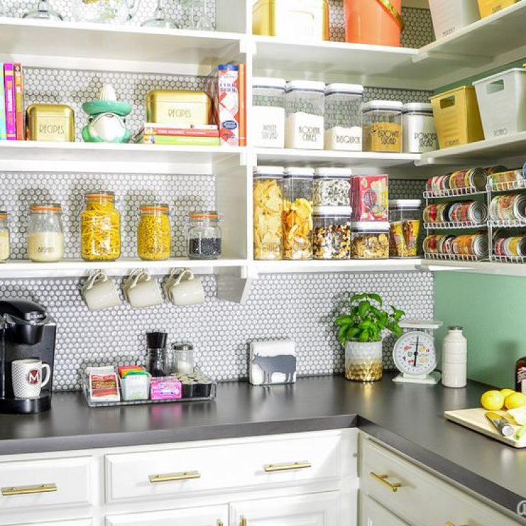 organized-pantry-makeover-16