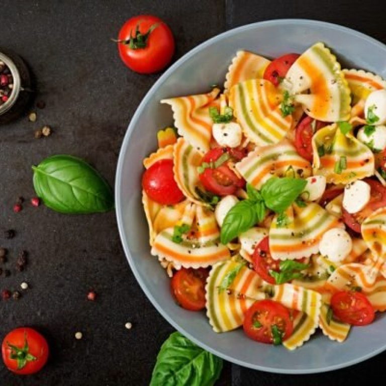 pasta-colored-farfalle-salad-with-tomatoes-mozzarella-basil_2829-14376-750x400