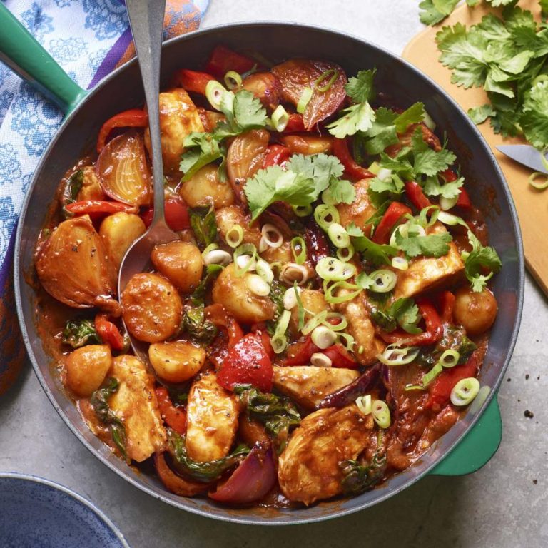 saag_aloo_chicken_56514_16x9