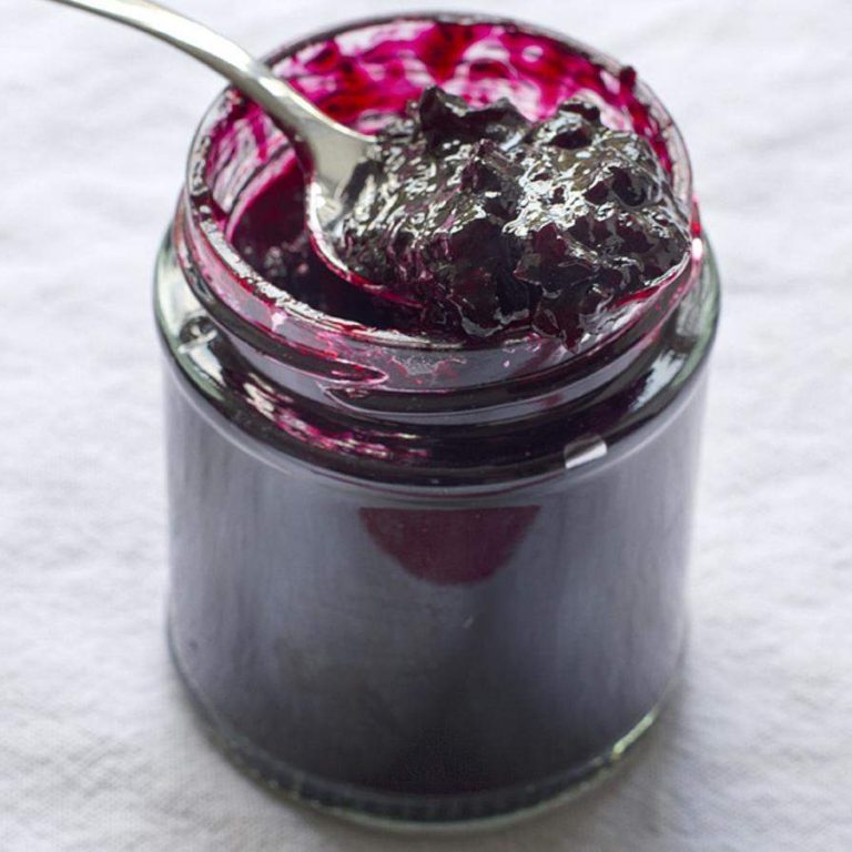 simple_blackcurrant_jam_77904_16x9