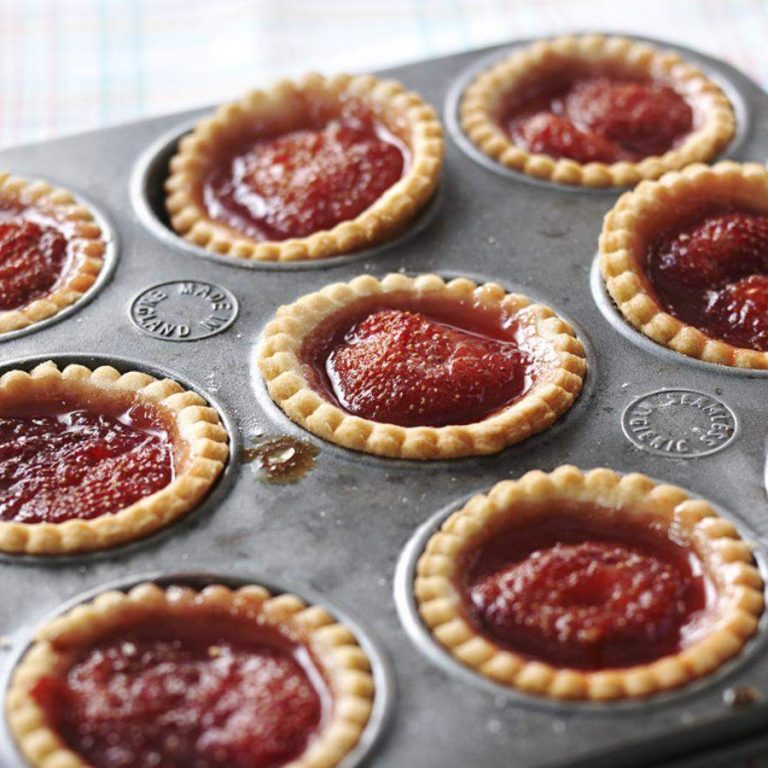 strawberryjamtarts_91625_16x9