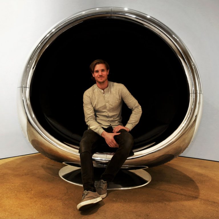 this-737-jet-engine-chair-was-made-for-a-supervillain-1