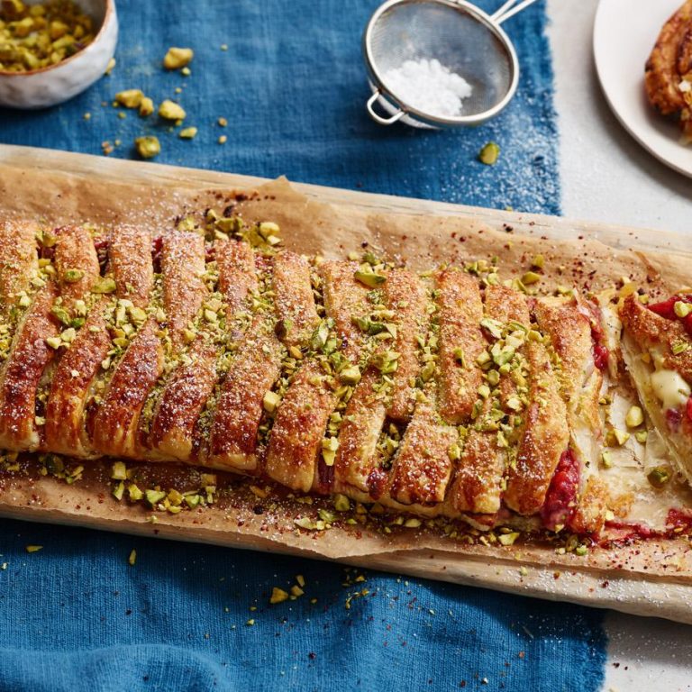 winter-spiced_plum_plait_32995_16x9