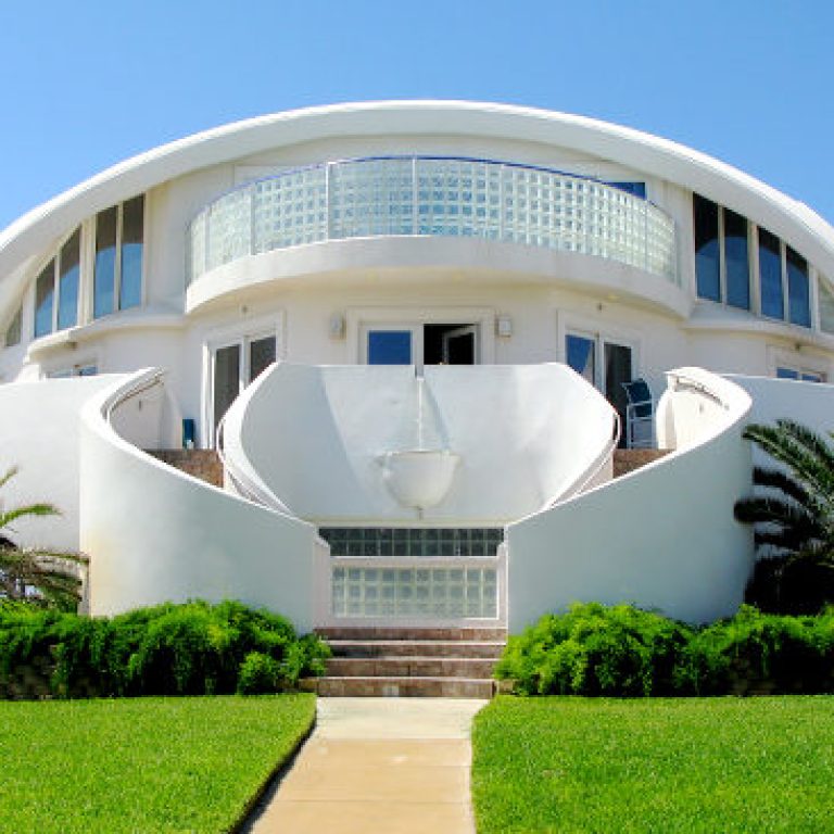 Credit = (cc) Easement